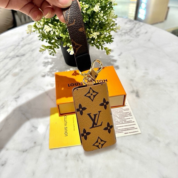 ブランドキーホルダー側面デザイン